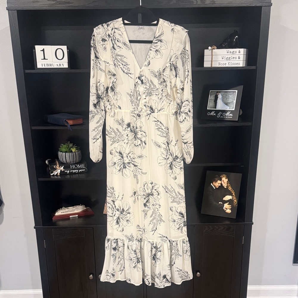 Floral Print V-Neck Maxi Dress
